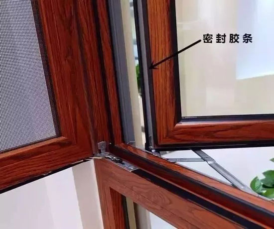 關(guān)注老年人健康，共筑希望——紅橡樹(shù)高端凈音門窗