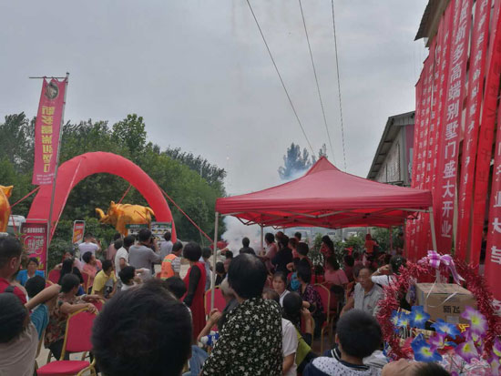 重溫：新多高端別墅門(mén)河南新蔡旗艦店盛大開(kāi)業(yè)