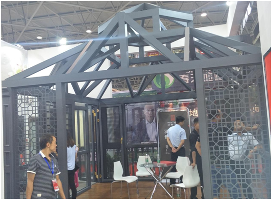 貴陽建博會上展風采，漢唐門窗名揚四海