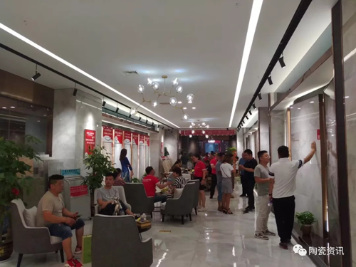 金尊玉渠道下沉實(shí)行“千店計(jì)劃”，上半年業(yè)績已翻番