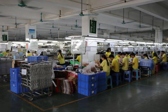 曼科“詩朗”系列新品即將上線，業(yè)界對這個(gè)老電工品牌充滿期待