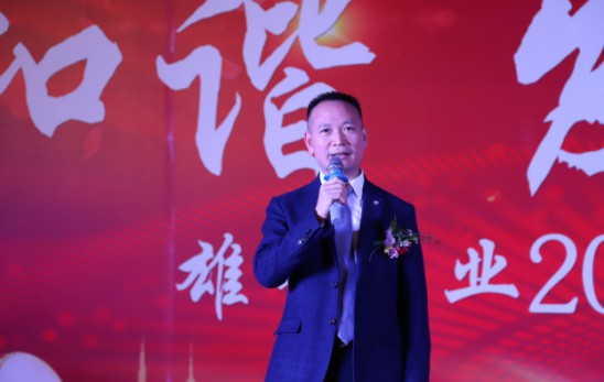 雄星鋁業(yè)董事長(zhǎng)陳雄：制勝法寶沒(méi)有，用心才是生存發(fā)展之道