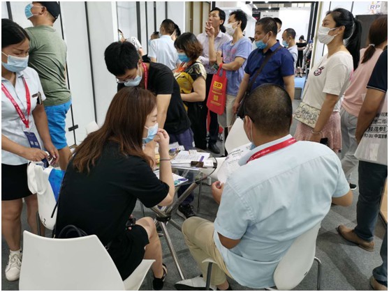 雅利斯淋浴房閃耀廣州建博會(huì)，見證品牌實(shí)力