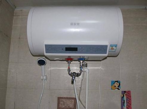 家里熱水器裝燃?xì)膺€是電好?一聽老電工說的話，后悔我家裝不對。