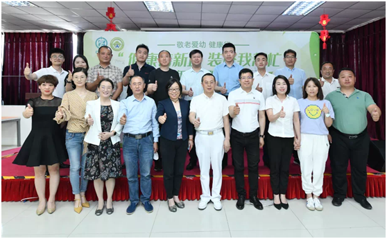 尊老愛(ài)幼 熱心公益 林德漆為恒春老年公寓刷“健康”